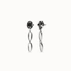 Pendientes largos ba&ntilde;ados en plata con cristal facetado negro y eslabones